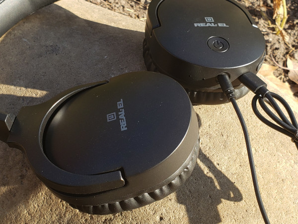 Фото подключенного шнура 3,5 мм