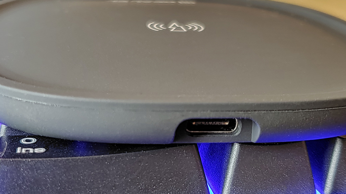 besprovodnaya-zaryadka-real-el-wl-740