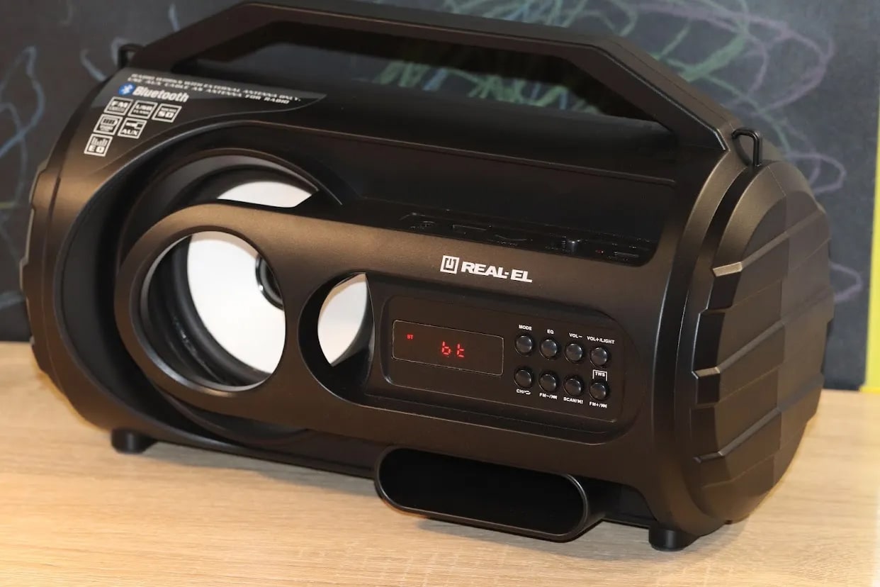 material-korpusa-kolonki-REAL-EL-X-710