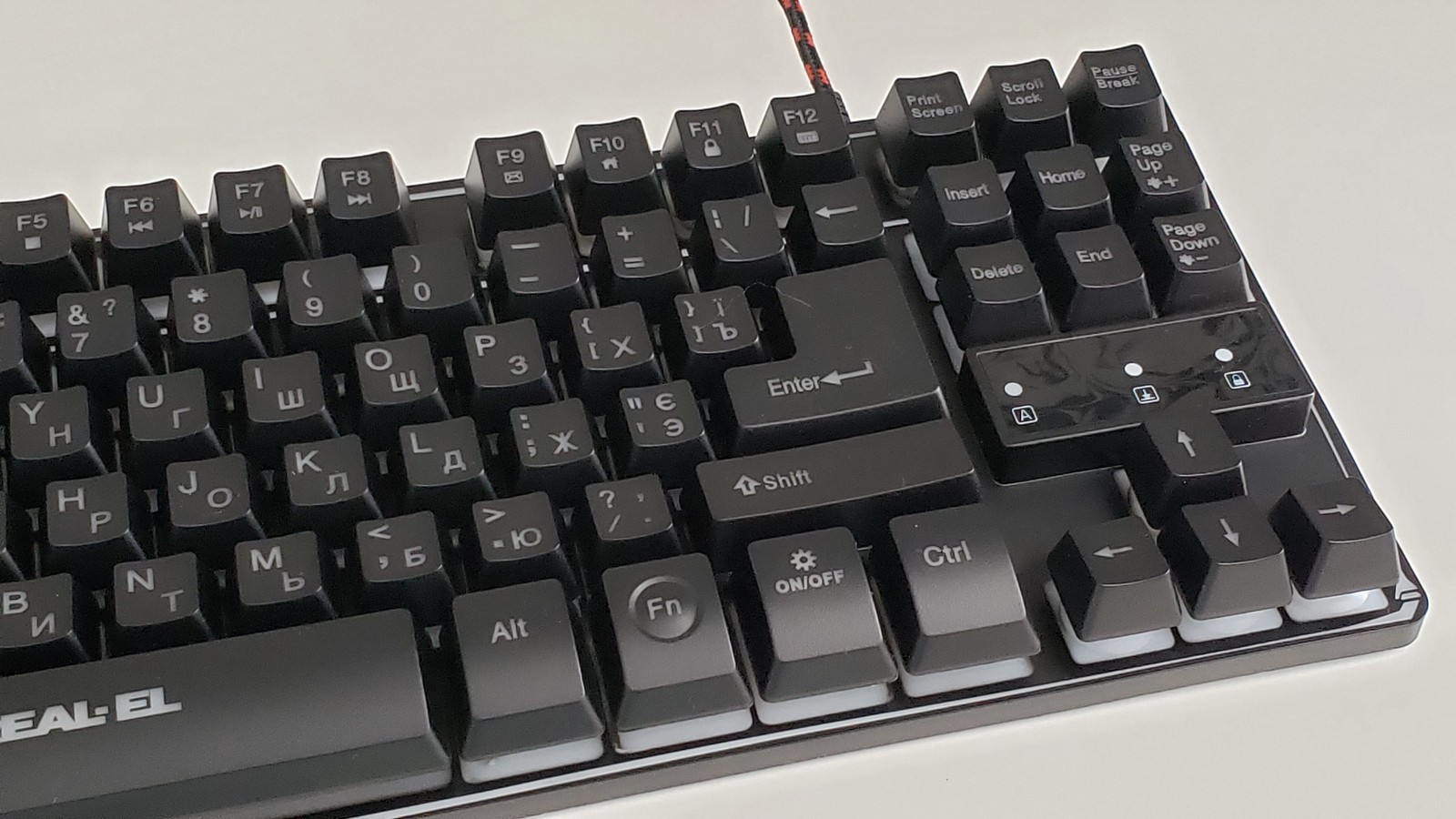 Фото клавиатуры REAL-EL Gaming 8710 TKL Backlit