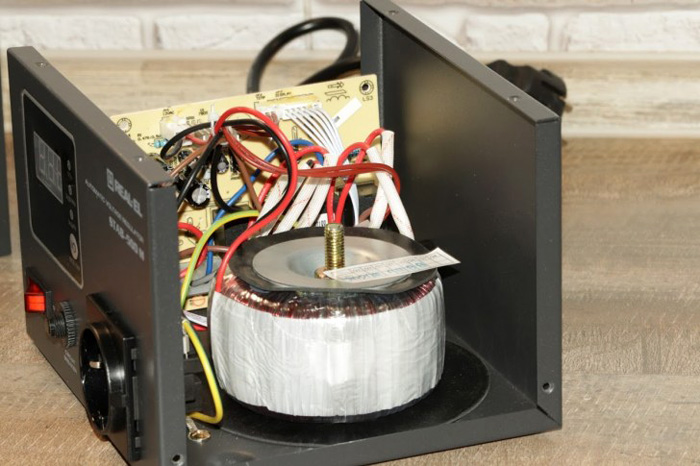 vnutri_stabilizatora_REAL_EL_STAB_500_M