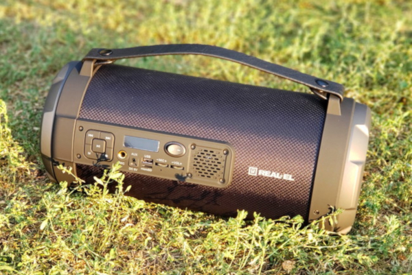 Огляд Bluetooth-колонки Real-EL X-730: музика в дорогу недорого